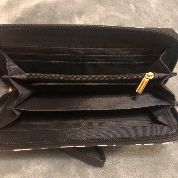 NWOT Animal Print Zippered Wristlet Wallet - Picture 5 of 5